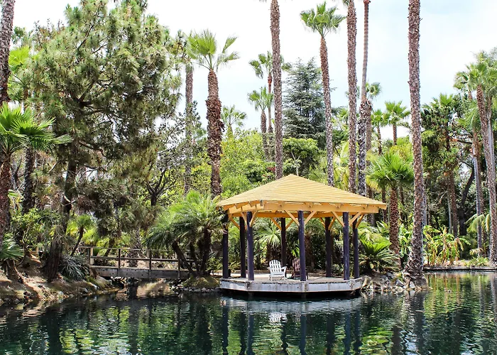 Paradise Point Resort & Spa